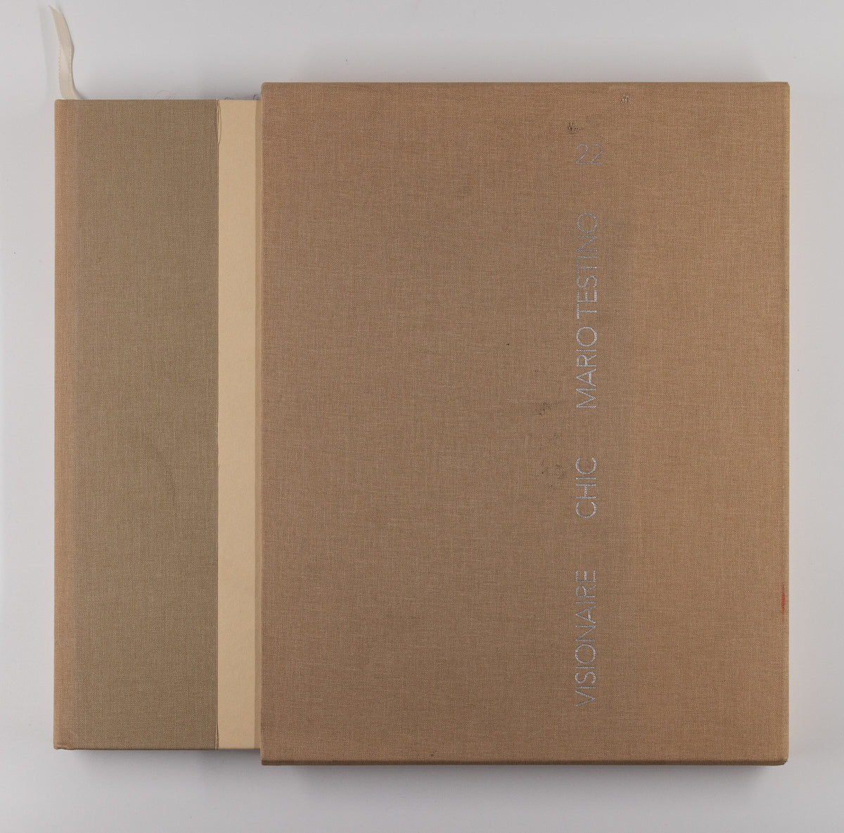 Visionaire 22 Chic – Mario Testino [Signed, 1st Ed.] – Track 16